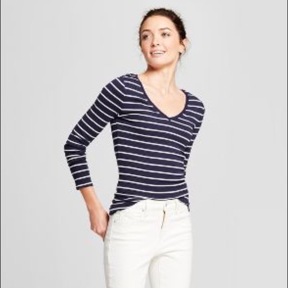 Gap V-neck long sleeve navy white stripes
